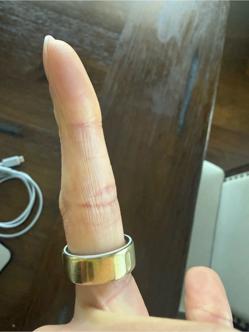 Oura Ring Gen 4 Gold Size 7 + Charger & Cable